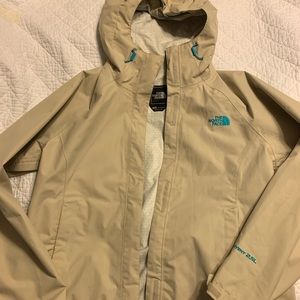 Women’s The North Face Hyvent 2.5L Rain Jacket. Size Large.